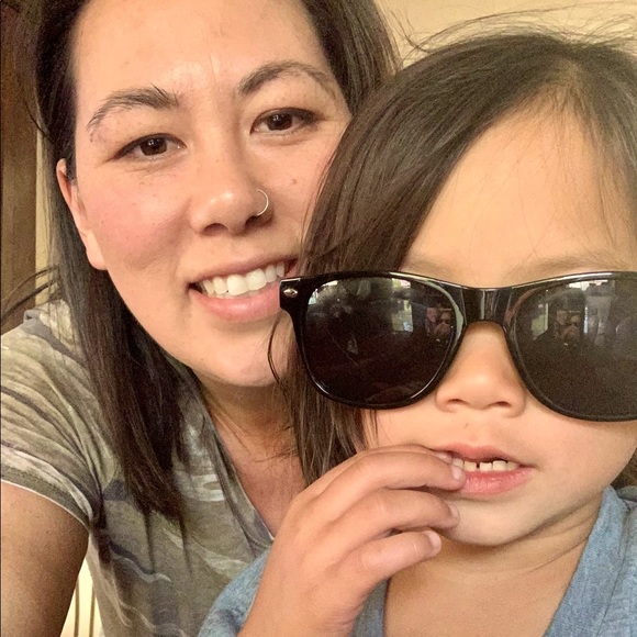 Meet your Posher, Stephanie - Picture 1 of 1